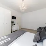 Gostinjska kuća Square Luxury Boutique