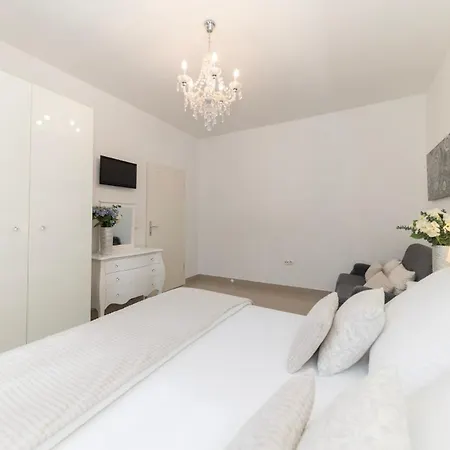 Square Luxury Boutique 3* Zadar