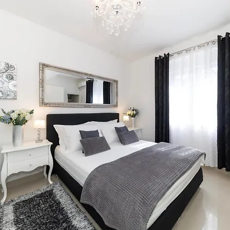 Konukevi Square Luxury Boutique 3*