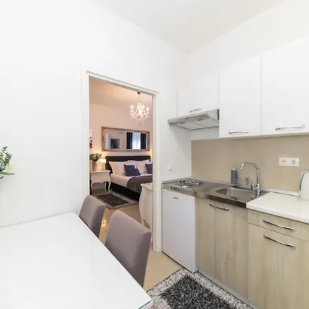 Square Luxury Boutique Gæstehus 3*