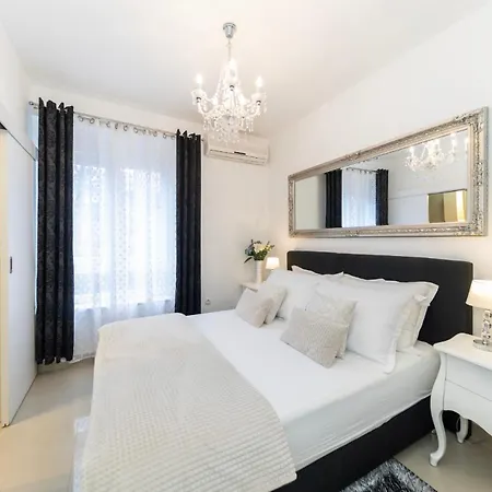 Pensión Square Luxury Boutique 3*