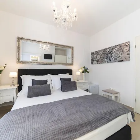 Square Luxury Boutique 3* Zadar