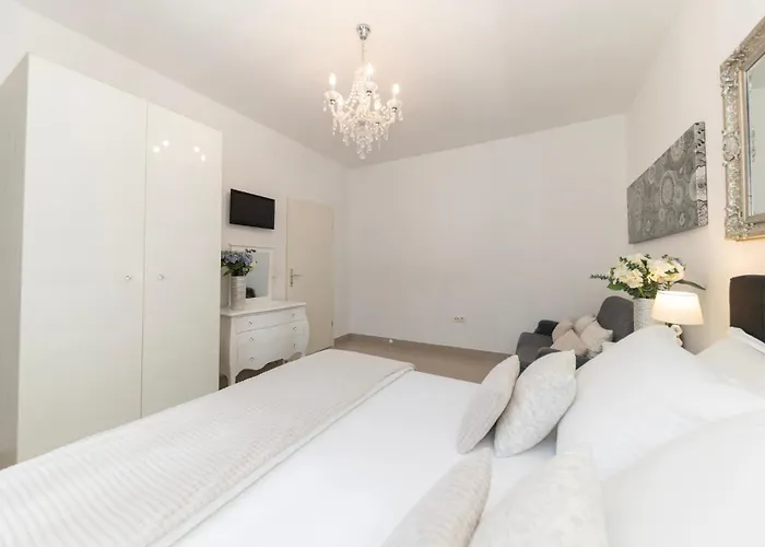 Square Luxury Boutique 3* Zadar