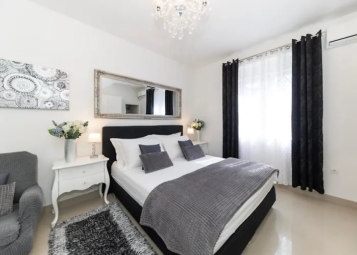 Πανσιόν Square Luxury Boutique 3*