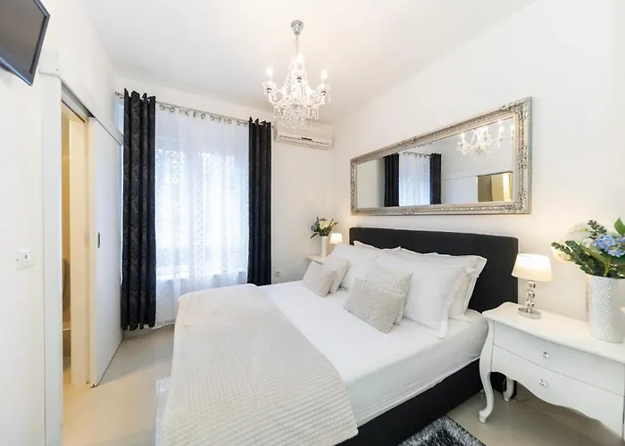 Konukevi Square Luxury Boutique 3*