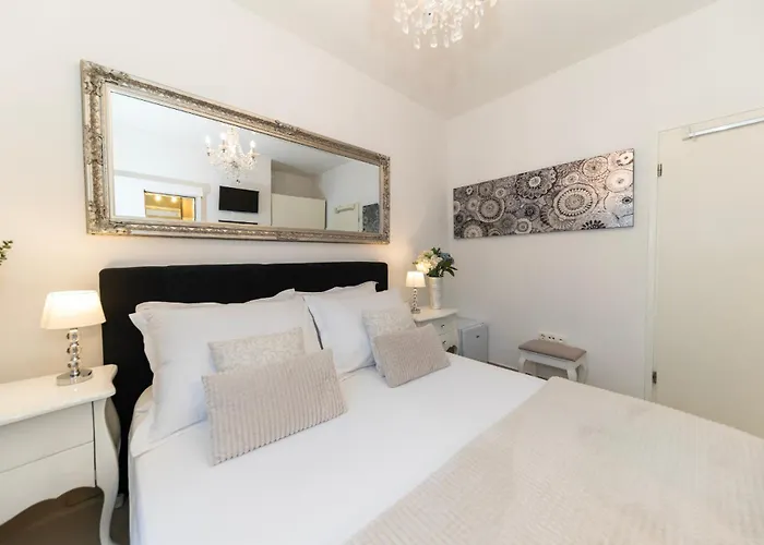 Πανσιόν Square Luxury Boutique Ζαντάρ