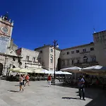 Square Luxury Boutique 3*