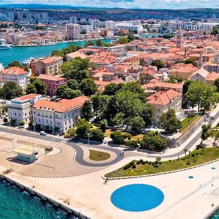 Square Luxury Boutique 3*