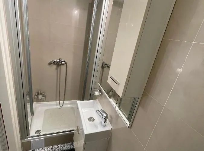 Vendégház Square 3*