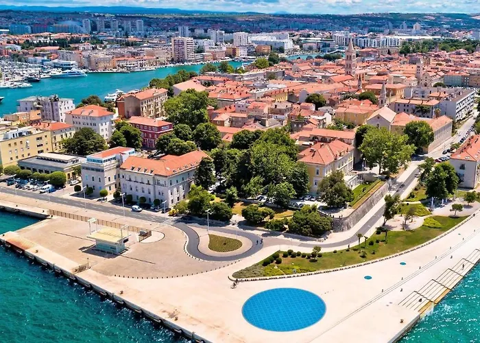 Square Luxury Boutique 3*